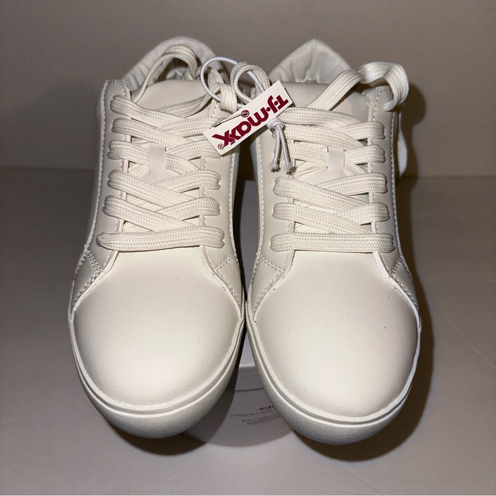 Nicole Miller New York Emily All White Lace Up Sneakers Size 8 New No box